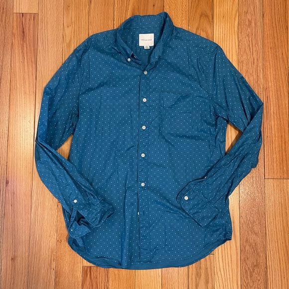 Bundle of 2 shirts. American eagle and primark - Picture 2 of 7